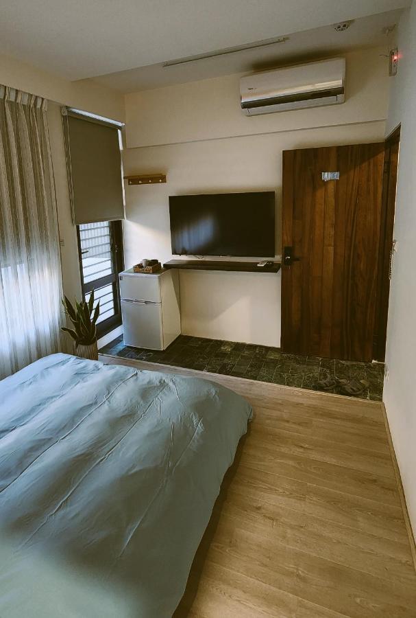 定春行旅 Haru Guesthouse 台南 エクステリア 写真